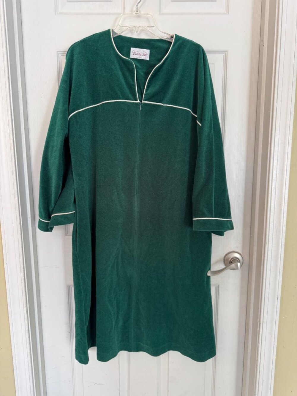 Vintage Vanity Fair Green Velvet Velour House Coat Robe Medium Retro Pocket - Picture 6 of 9